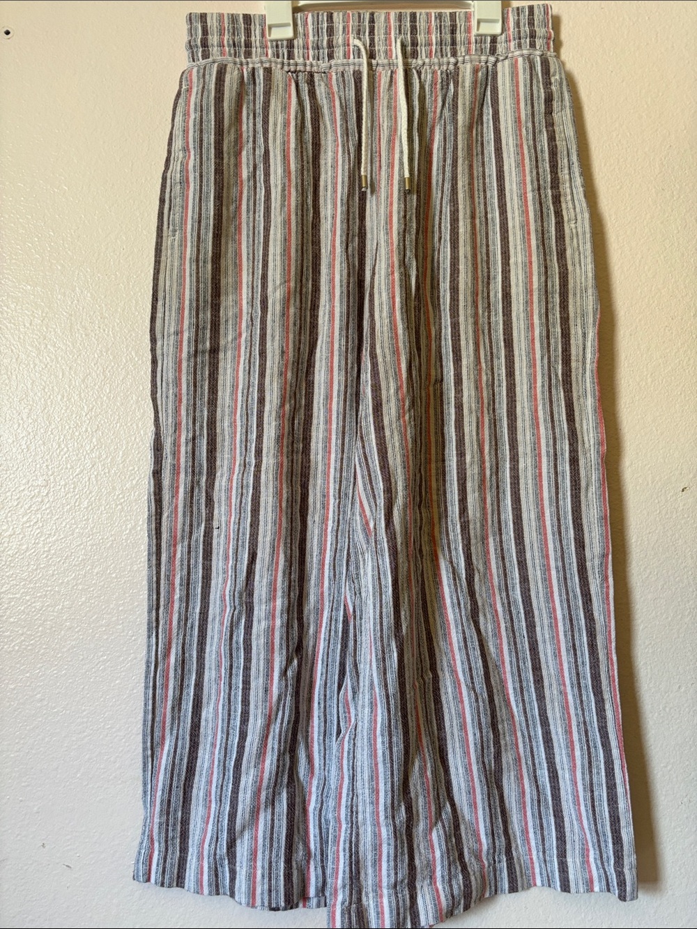Time and Tru Woman’s Striped Casual Wide-Leg Pants in Cream, Brown & Red, Size M